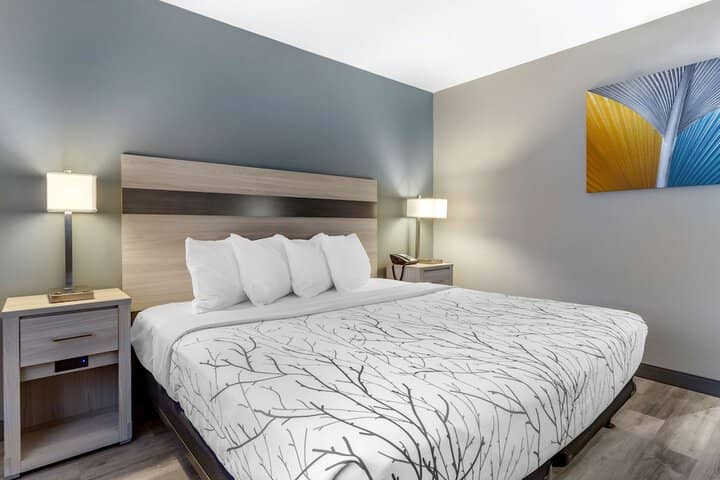 Room 5 of 25